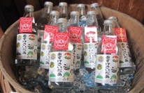 ＜「向鳩デザイン」のシールを貼り付けた商品例＞画像
