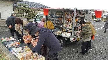 写真：移動販売「ふらここマーケット」