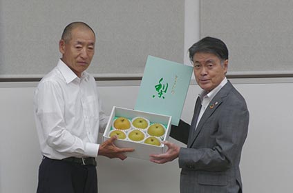 写真：JAあいち豊田梨部会が市長を訪問