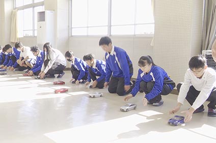 写真：燃料電池ミニカー教室