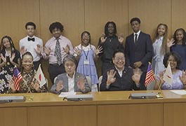 写真:デトロイト市からの交換学生派遣団が市長・議長を訪問
