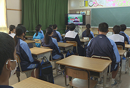 写真：若園中学校が新若園交流館のワークショップに参加