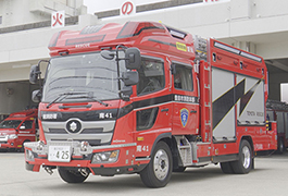 写真：救助工作車など消防自動車5台と水難救助コンテナ1基を更新
