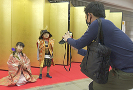 写真：資料館と喜楽亭の端午の節句