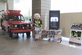 写真：ランクル70系消防車の展示とVR地震体験
