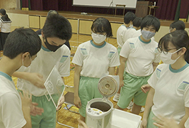 写真：藤嶋昭東京理科大学栄誉教授による「藤嶋塾」を開催