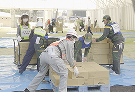 写真：愛知県や協定先事業者と連携した災害物流訓練