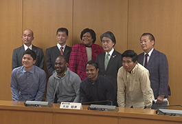 写真：オイスカ中部日本研修センターの研修生が市長を訪問