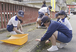 写真：足助中学校の生徒がボランティア活動「ASK活動」を実施