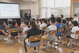 写真：幸海小学校で「藤嶋塾」を開催