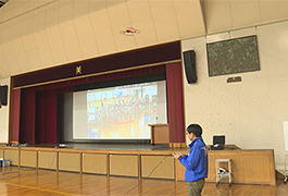 写真：ドローンを用いた子どもの見守り活動 説明会