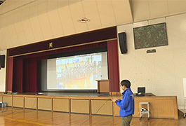 写真：ドローンを用いた子どもの見守り活動 説明会