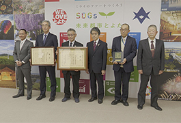 写真：日本農林漁業振興会会長賞受賞団体が市長を訪問