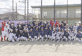 写真：トヨタ自動車硬式野球部の現役選手が小･中学生と交流