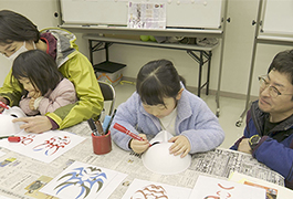 写真：おいでんアート体験フェアと西三河部芸能大会が同時開催