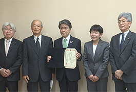 写真：豊田市長選挙 当選証書付与式