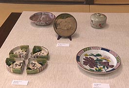 写真：森の本多コレクション展「冬ナクバ 春ナキニ」