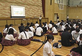 写真：アントレプレナーシップ教育体験出前授業