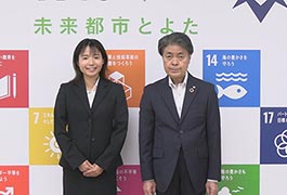 写真：JICA海外協力隊が市長に帰国報告
