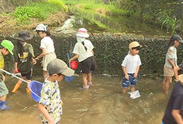 写真：水辺の環境意識向上プロジェクト 西中山川 川しらべ