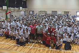 写真：保見中学校で講演会「豊かな人生に学ぶ会」を開催