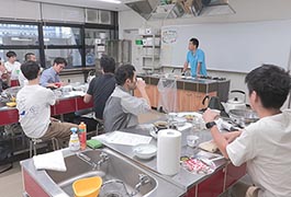 写真：男性応援講座「珈琲×パパ交流会」