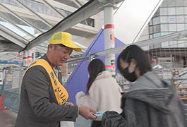 写真：「麻薬･覚醒剤･大麻乱用防止運動」にあわせた街頭活動