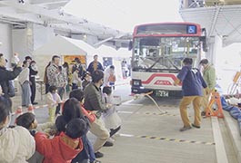 写真：豊田市駅西口バス停リニューアル記念イベント