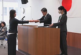 写真：令和8年度新規採用職員辞令交付式