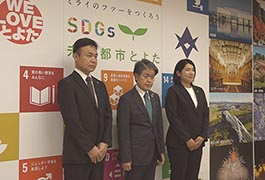 写真：JICA海外協力隊が市長に帰国報告