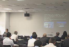 写真：講演会「アジアパラ競技大会と共生社会の実現」