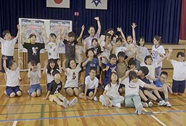 写真：ニッセイ名作シリーズの音楽劇に関するダンスワークショップ