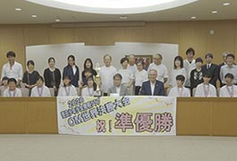写真：OM世界決勝大会で準優勝したメンバーが市長訪問