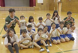 写真：トヨタヴェルブリッツと連携した「タグラグビー体験会」