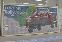 写真：大型キューブアート作品を市役所で展示