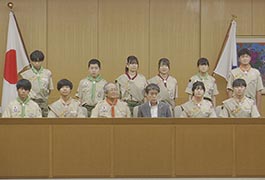 写真：ボーイスカウト菊章取得者が市長を訪問