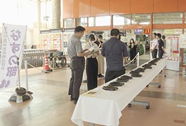 写真：豊田市農林畜産物品評会「なすの部」