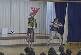 写真：喜劇団・笑劇波による交通安全講演会