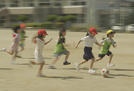 写真：グランパス小学校ボールクリニック